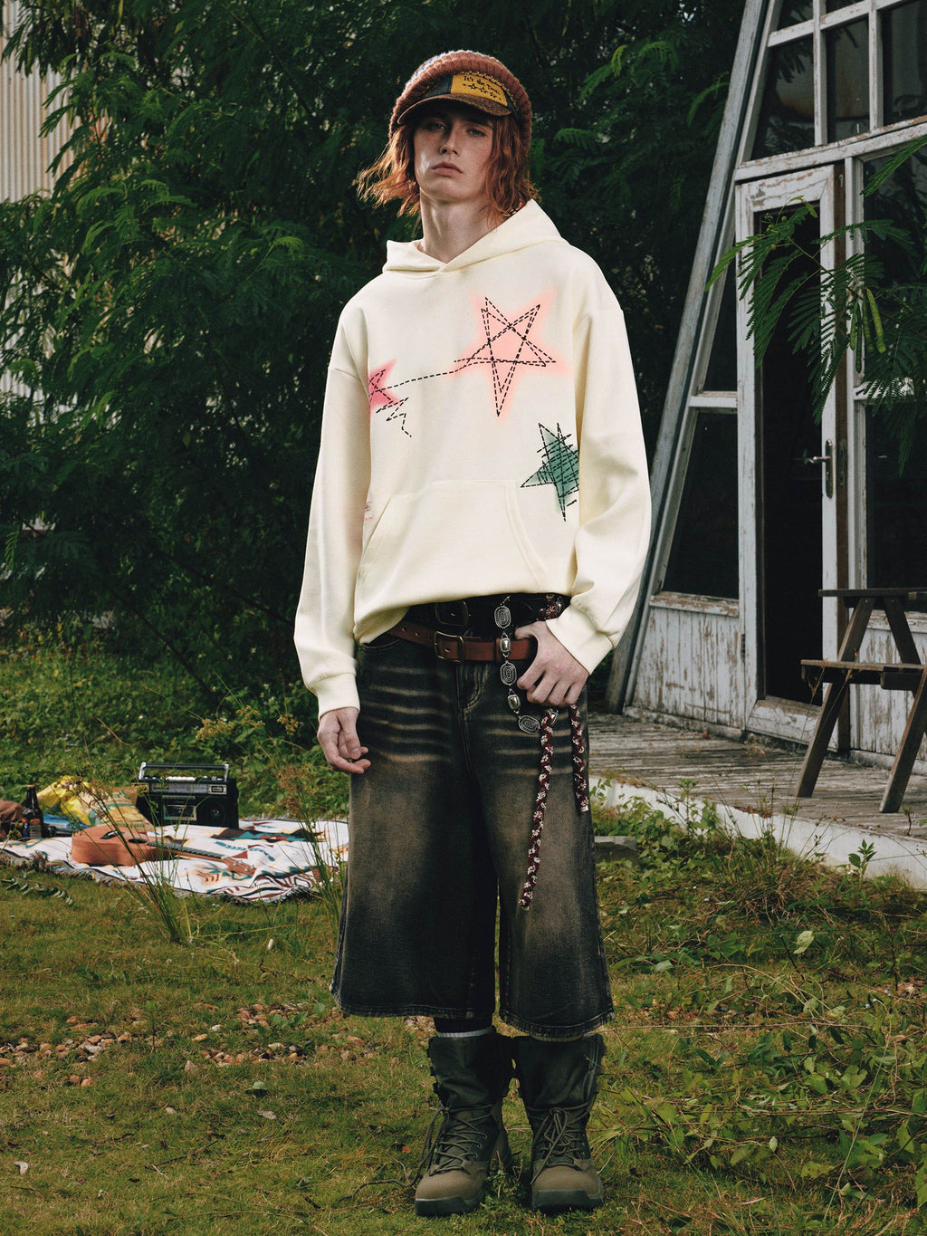 Aelfric Eden Graffiti Star Graphic Pullover Hoodie
