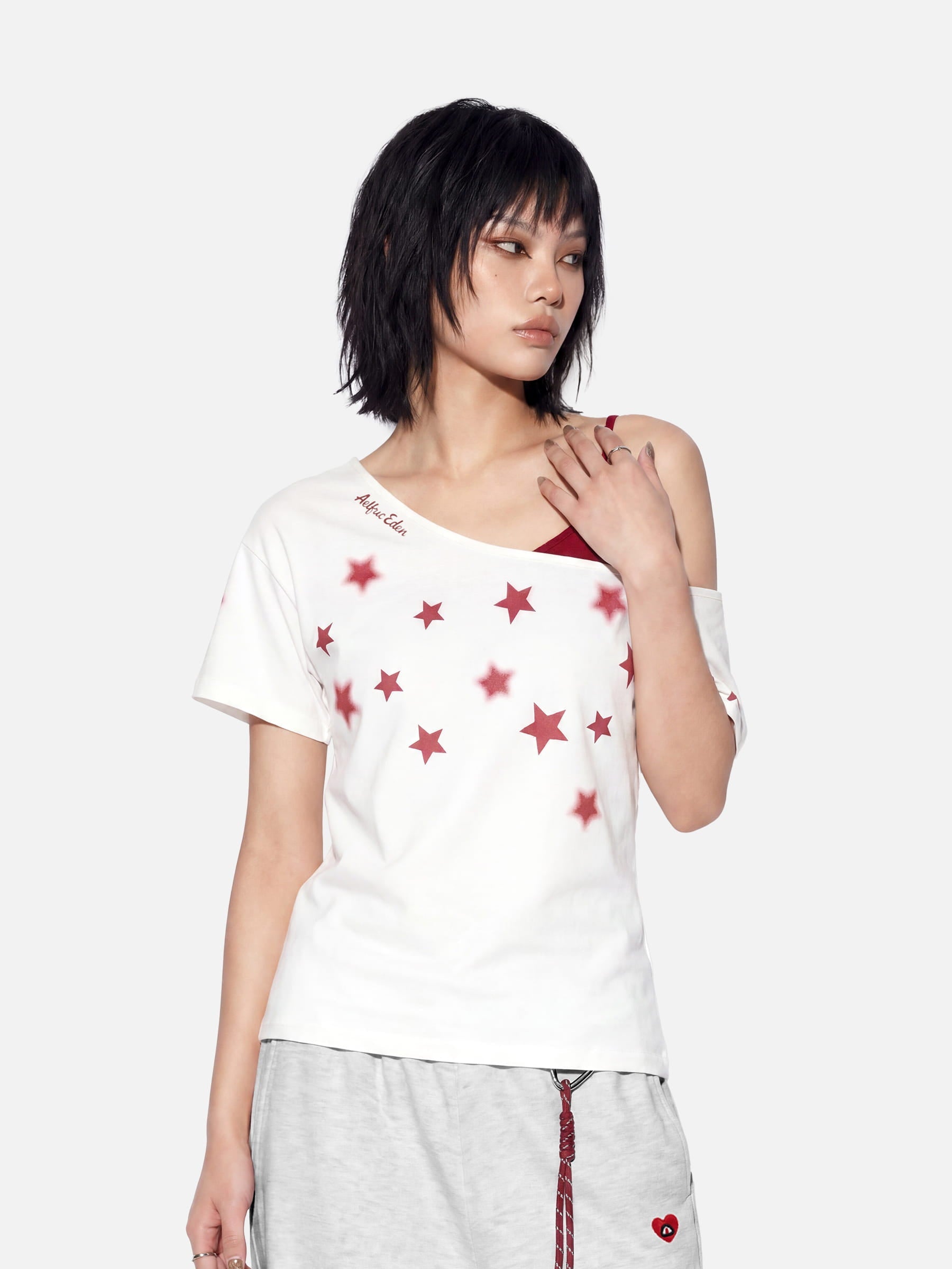 Aelfric Eden Star Graphic Off-The-Shoulder Tee