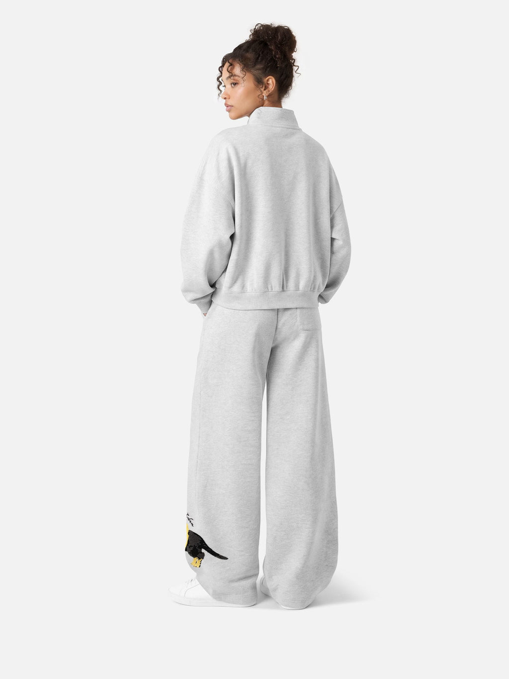 [Pre-Order] Aelfric Eden Dachshund Embroidery Quarter-Zip Sweatshirt