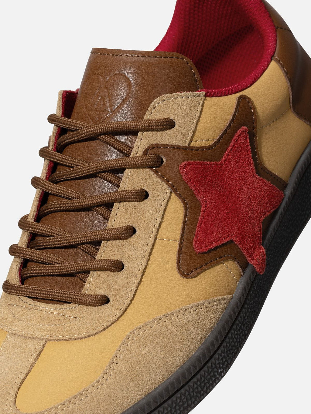 Triple Star Embroidery Star Gum Sole Skate Shoes